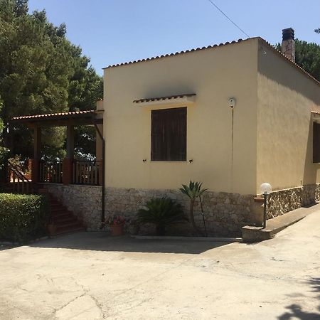Casa Vacanza Caronia Valderice Exterior foto