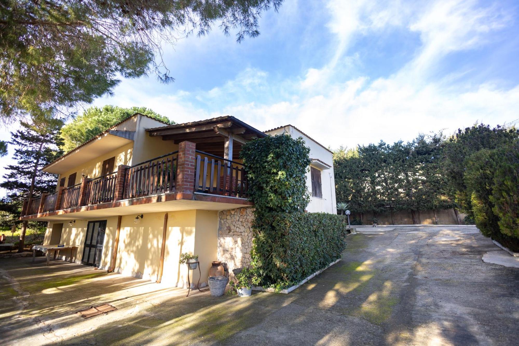 Casa Vacanza Caronia Valderice Exterior foto