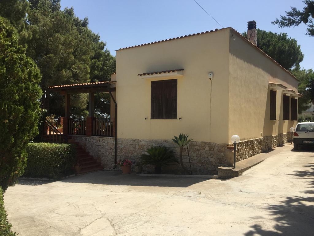 Casa Vacanza Caronia Valderice Exterior foto
