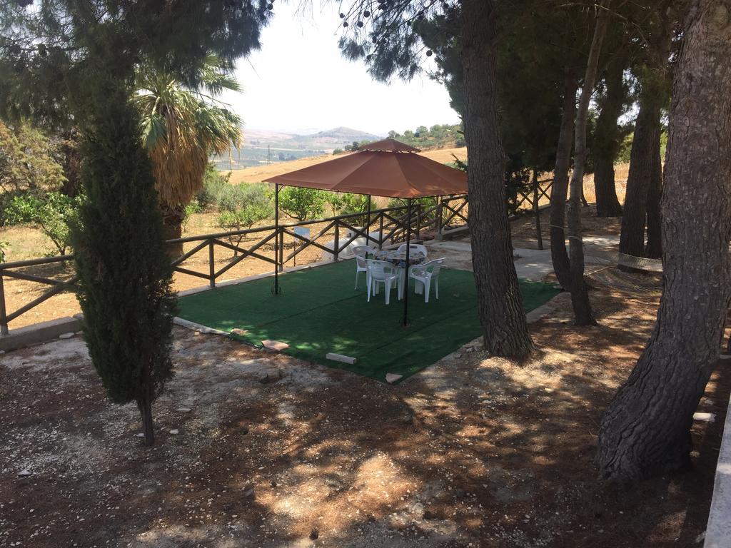 Casa Vacanza Caronia Valderice Exterior foto